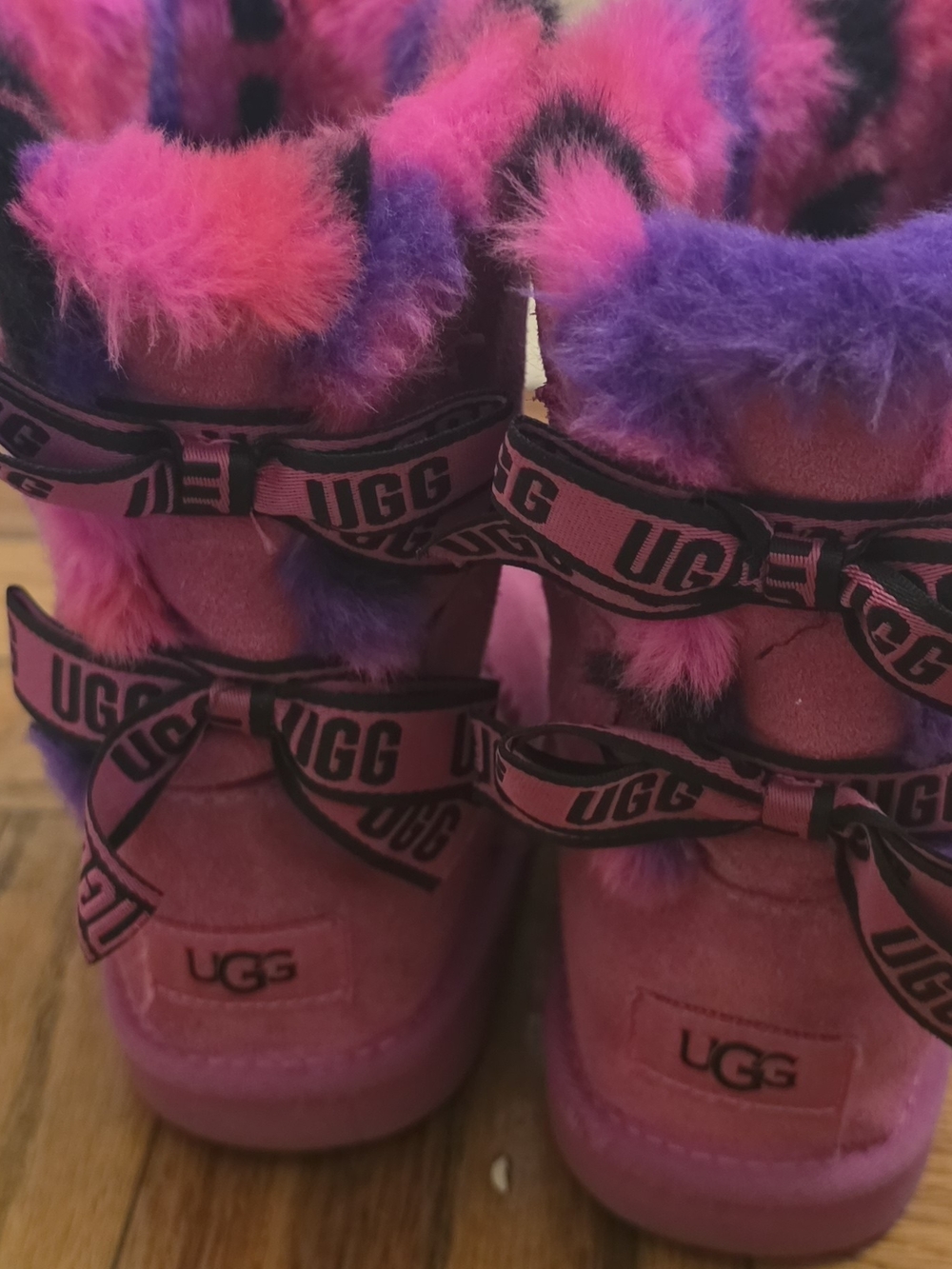 Kids' UGG Bailey Bow Plaid Punk boots in pink Size 4 Big Kids